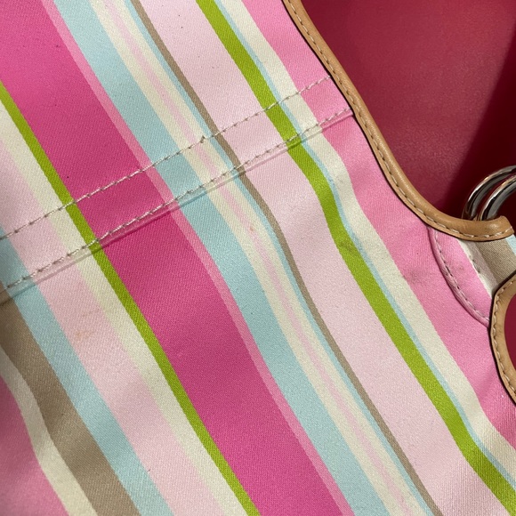 Coach Authentic pastel stripe summer hand bag, pocketbook EUC - Picture 4 of 5